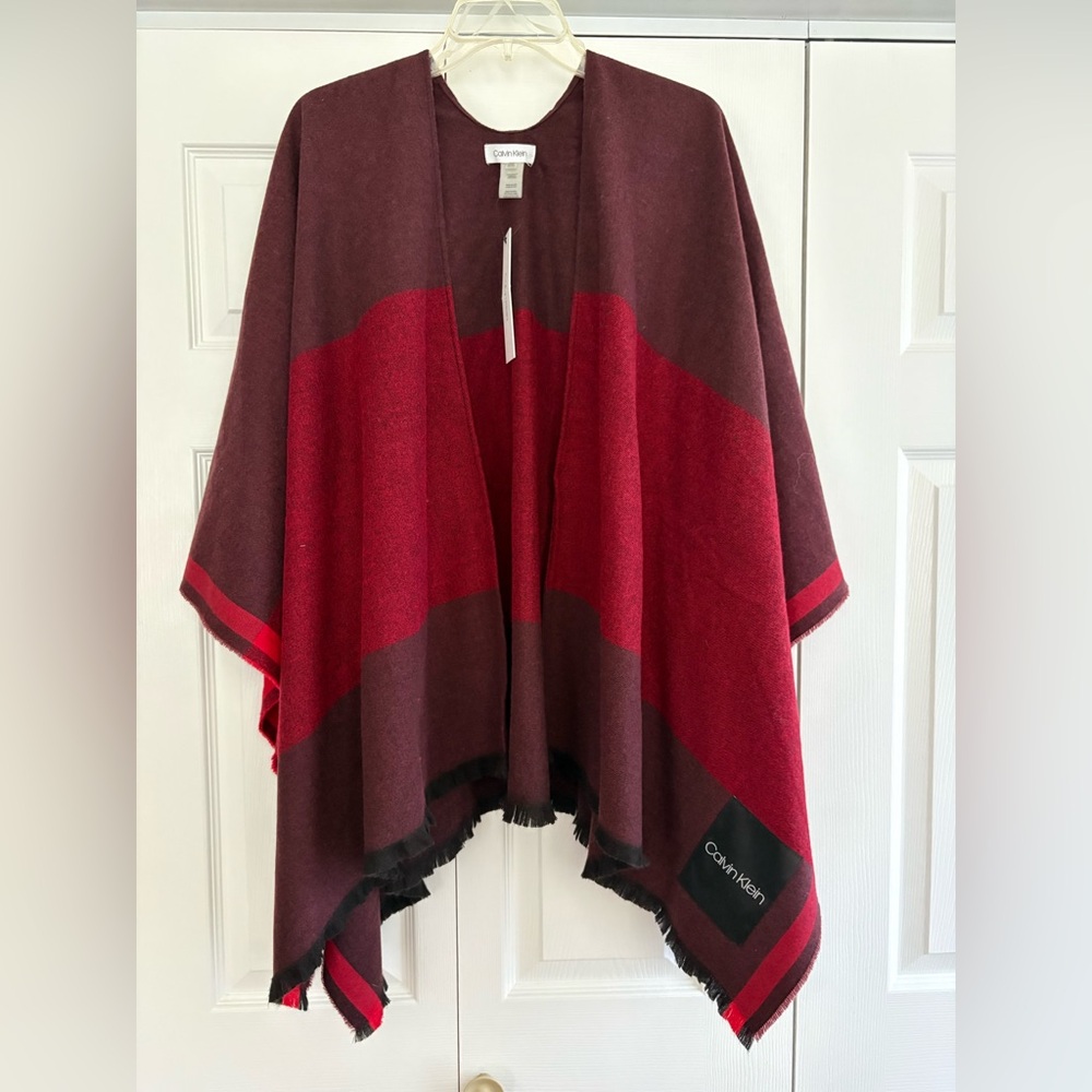Calvin Klein Women’s Shawl Poncho. NWT.